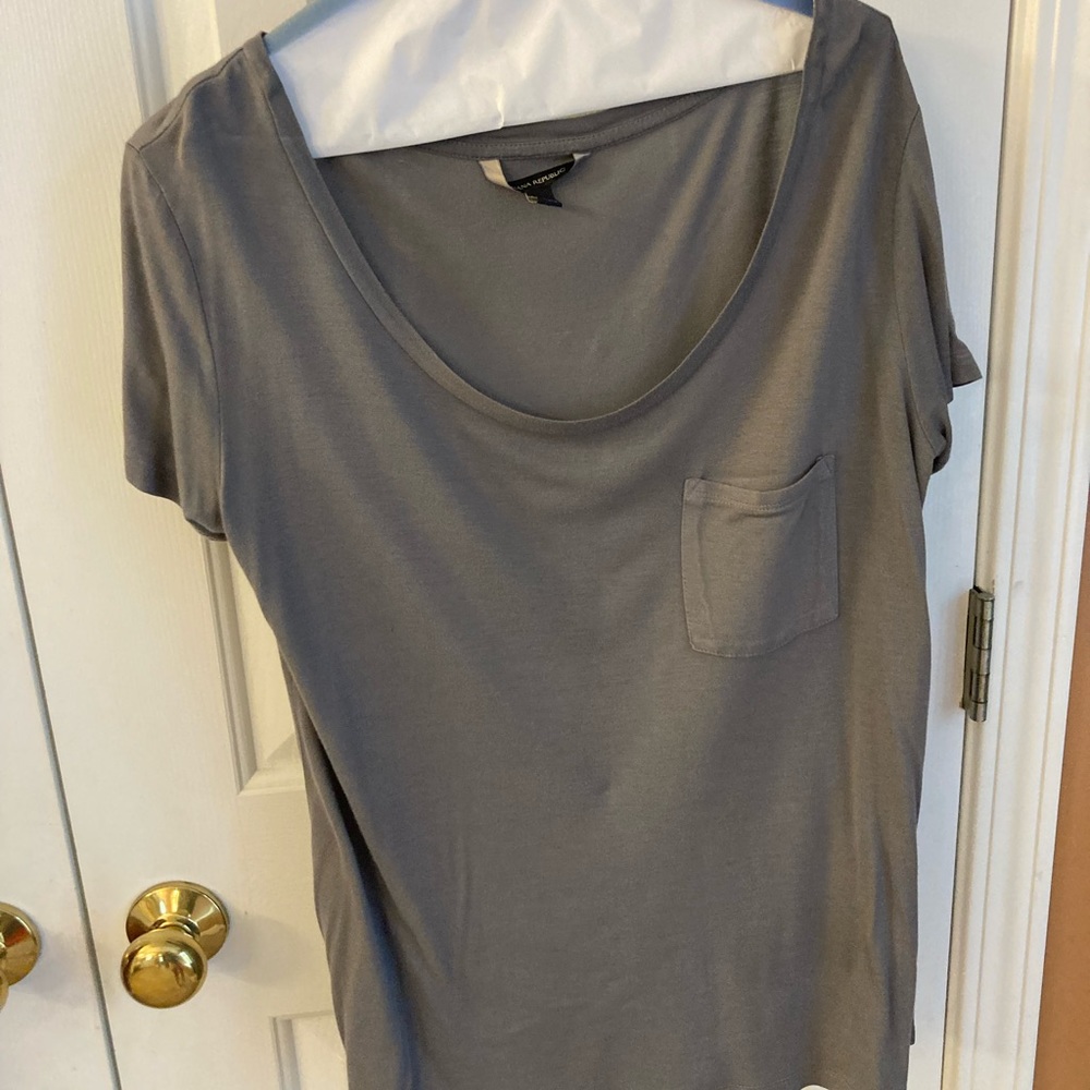 Banana Republic, Women’s Scoop Neck Tee, Small, Gray
